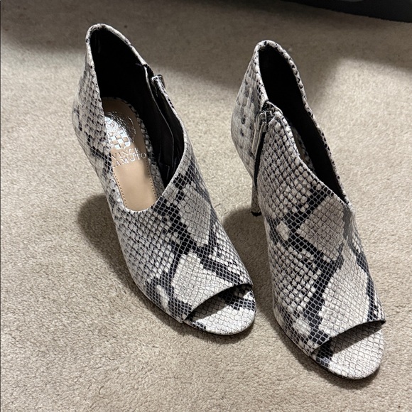 Vince Camuto Shoes - NWOB Vince Camuto Careeta Snake Print Peep Toe Booties - 6.5